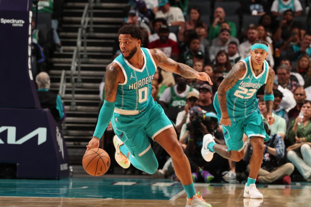 他与队友的 他与队友的